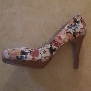 Floral Pumps